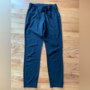 Lululemon On The Fly drawstring pant- black